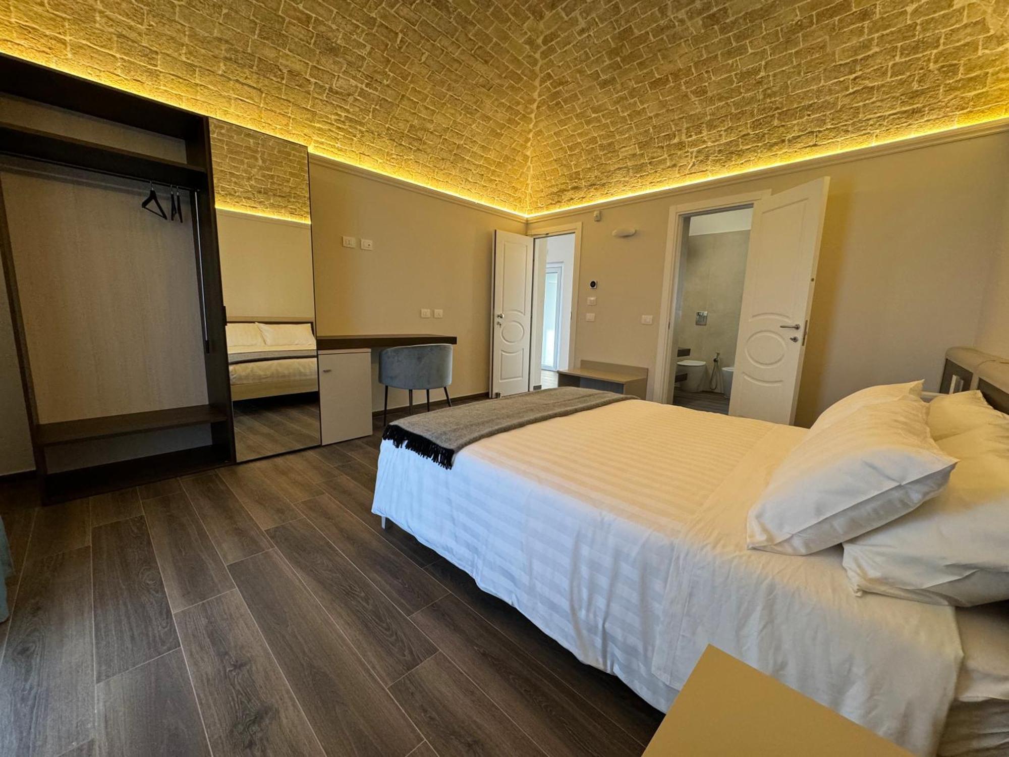B&B Palazzo Croghan Torre Maggiore Esterno foto