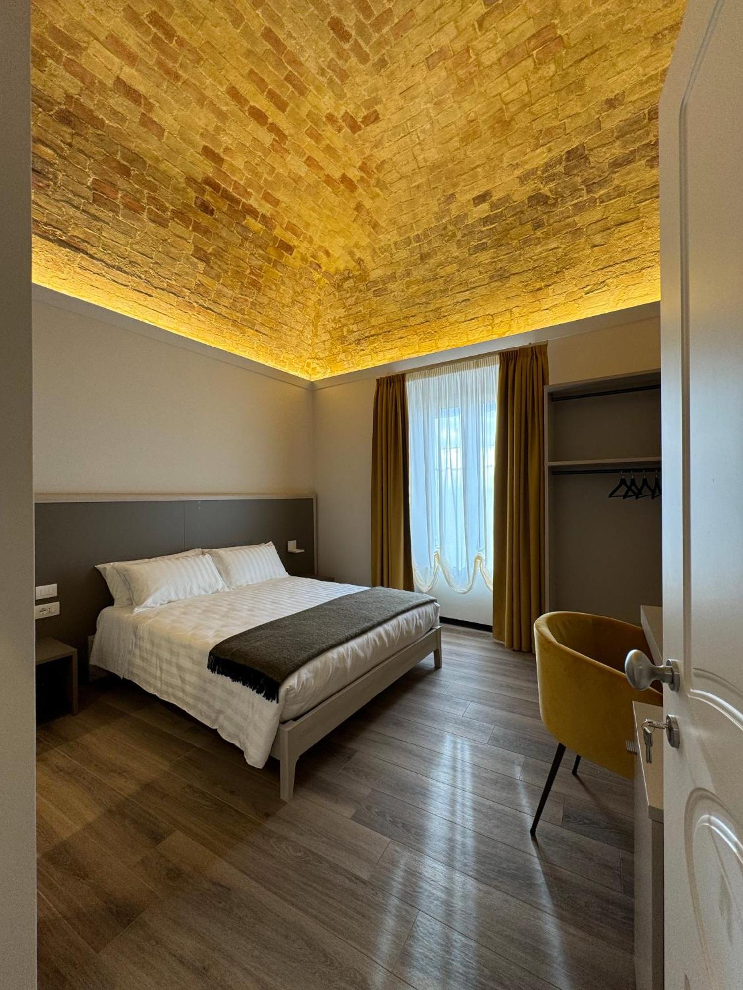 B&B Palazzo Croghan Torre Maggiore Esterno foto