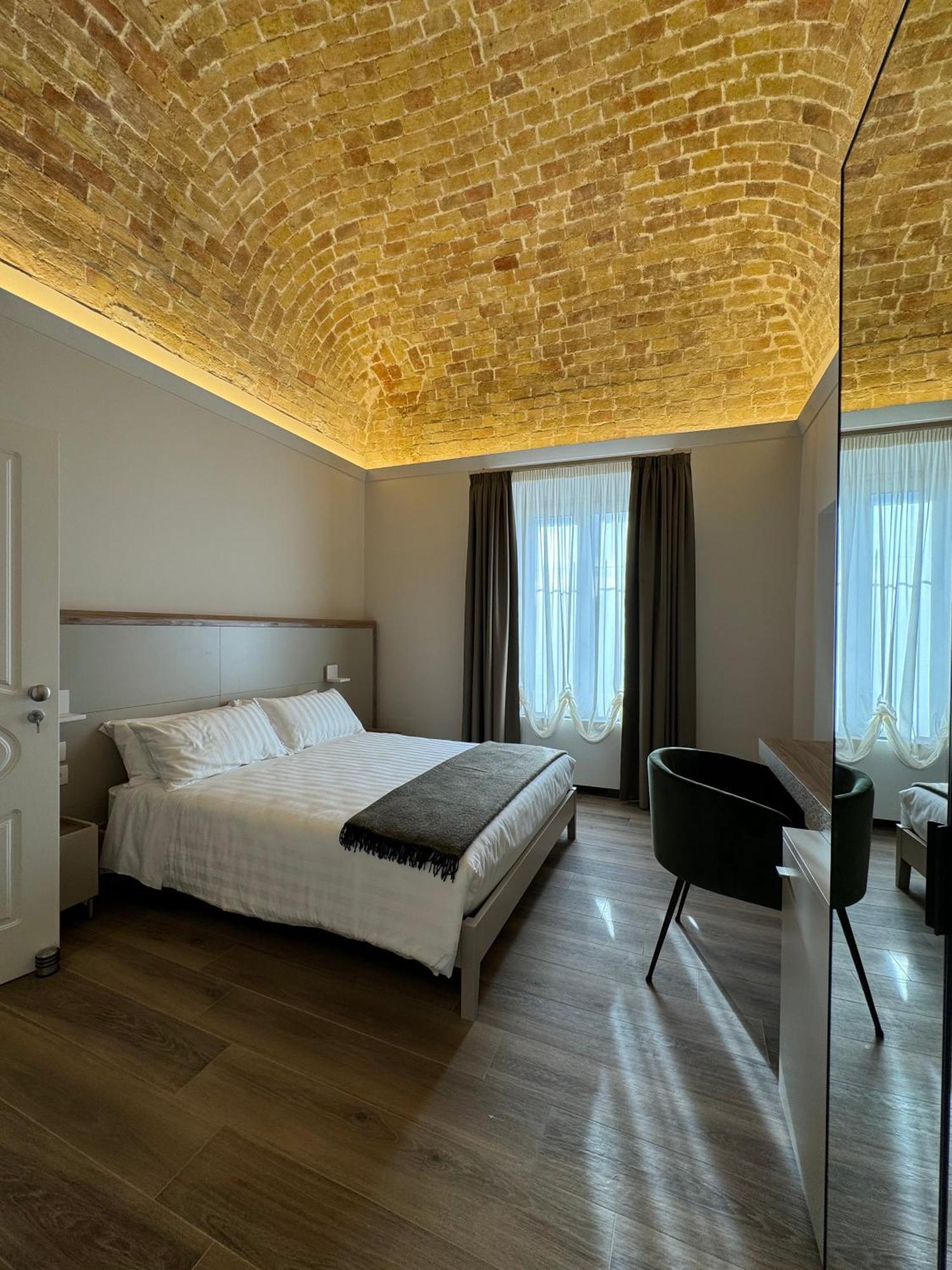 B&B Palazzo Croghan Torre Maggiore Esterno foto